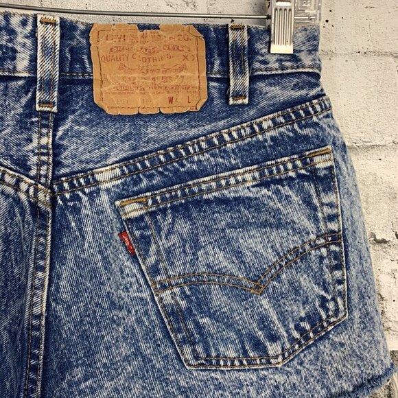 Levi's 501 Vintage Cut Off Jean Shorts Blue Acid Wash Raw Frayed Hem - Picture 4 of 6